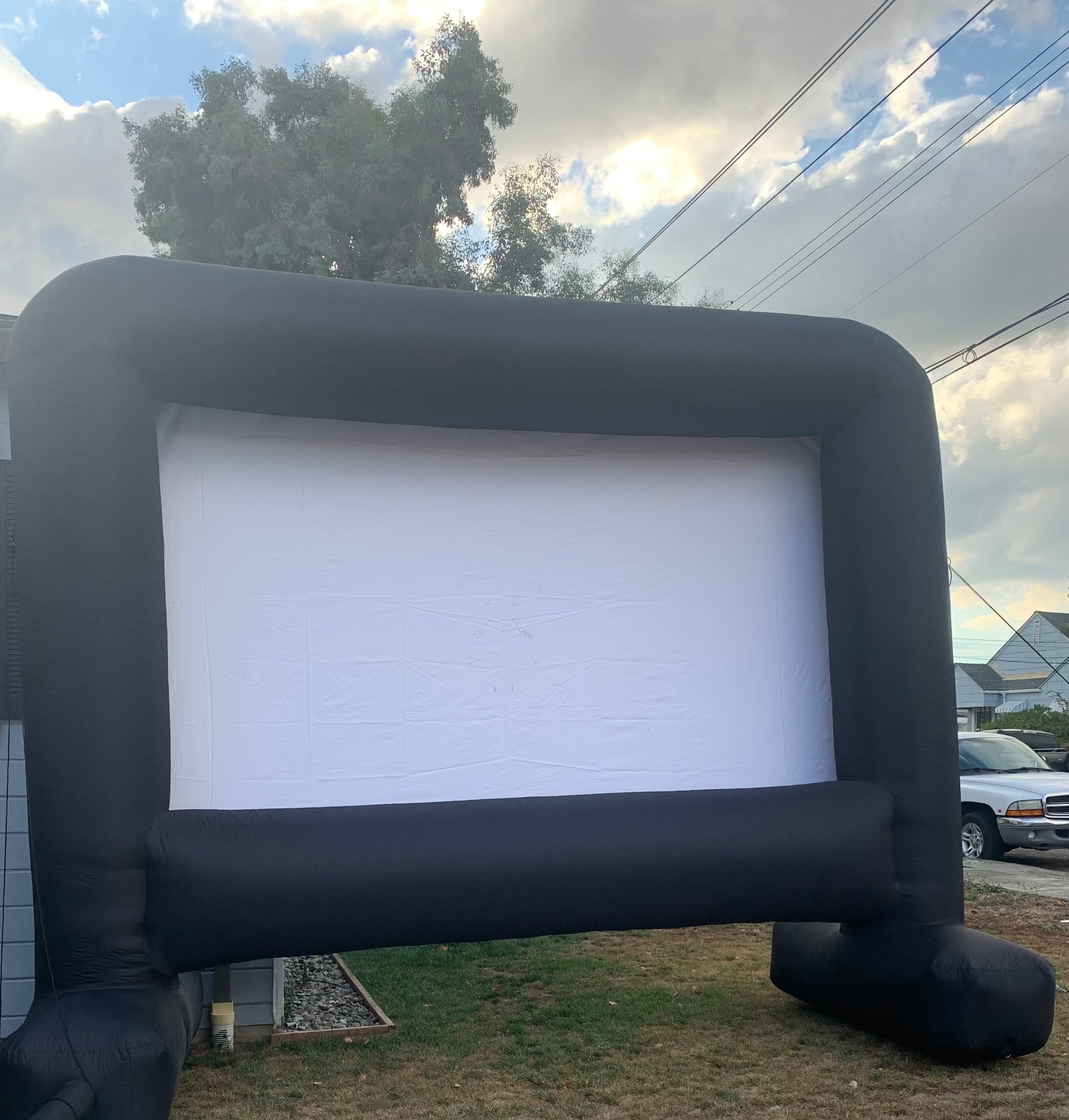 INFLATABLE SCREEN & PROJECTOR – LA FLARE PARTY RENTALS LLC